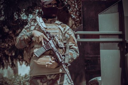 الاستخبارات تحرر مخطوفاً وتعتقل 10 من خاطفيه بالنجف