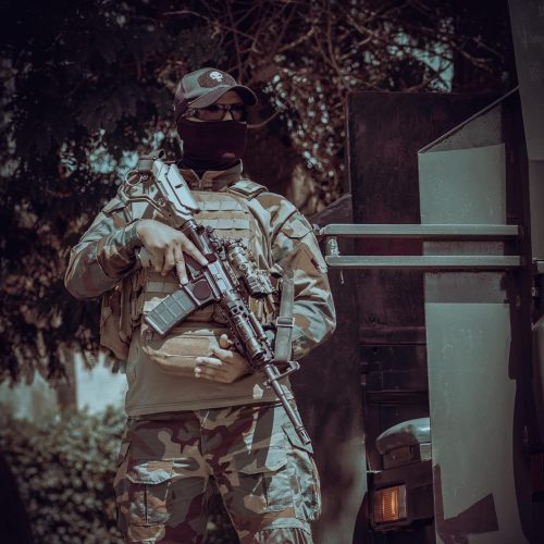 الاستخبارات تحرر مخطوفاً وتعتقل 10 من خاطفيه بالنجف