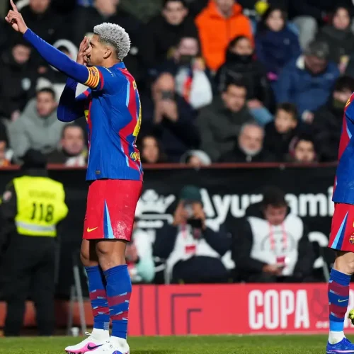 الكأس لا يرحم.. قرعة نارية تضع برشلونة في وجه أتلتيكو مدريد