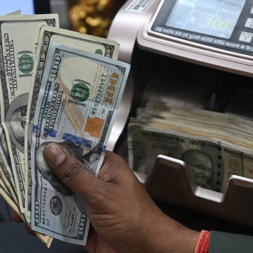 ارتفاع اسعار صرف الدولار مع الاغلاق