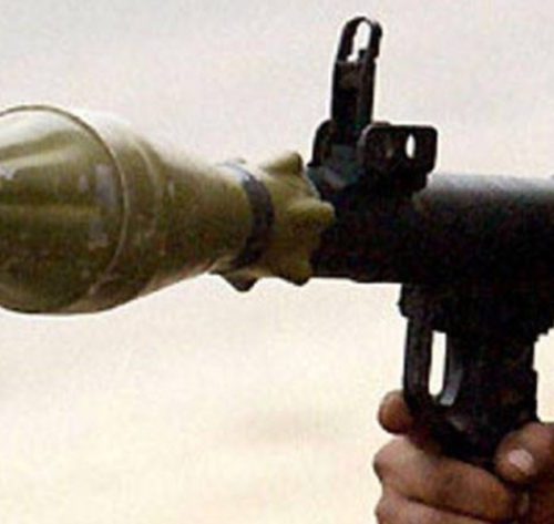 إصابة شخص خلال محاولته استهداف منزل عائلته بقذيفة (RBG7) في منطقة البلديات شرقي بغداد