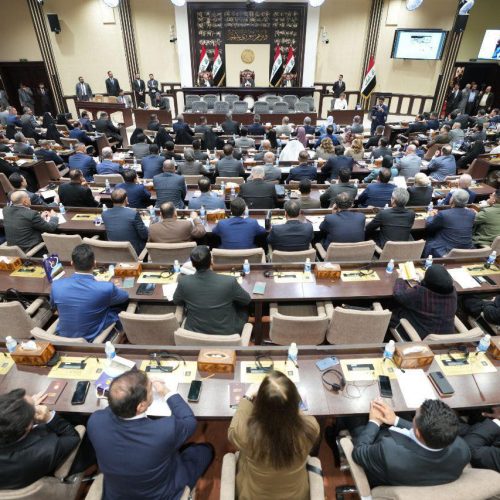 مجلس النواب يُصوّت على تشكيل لجنة لتعديل نظامه الداخلي ويرفع جلسته