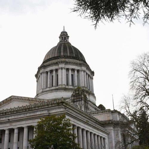 بينها العراق.. واشنطن تحذر مواطنيها من السفر الى 21 دولة بسبب المخاطر الأمنية