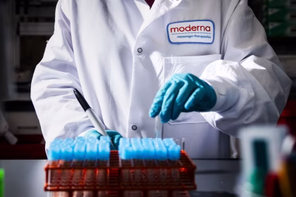 تفاديًا لكارثة أخرى.. الصحة العالمية تطالب الاستخبارات الأمريكية بتقارير حول منشأ كورونا