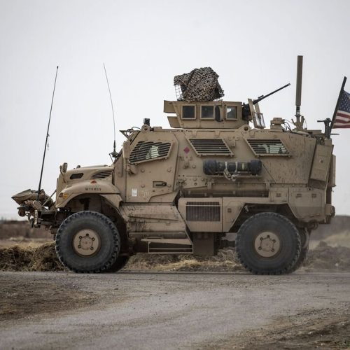 رويترز: قوات التحالف الدولي تنسحب من قاعدة التنف السورية إلى الأردن