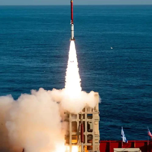 الجيش الإسرائيلي يعلن نجاح اختباراته على منظومة الدفاع الجوي "مقلاع داوود"