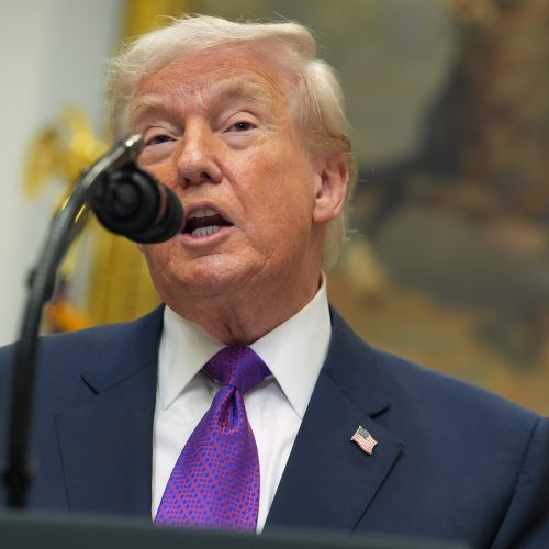 ترامب: نريد التوصل لاتفاق مع إيران وإلا فستتعرض لصدمة وستواجه ظرفًا صعبًا