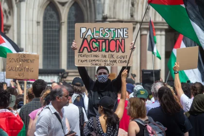 بريطانيا.. قرار قضائي يبطل حظر منظمة "فلسطين أكشن"