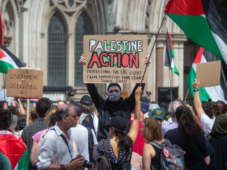 بريطانيا.. قرار قضائي يبطل حظر منظمة "فلسطين أكشن"