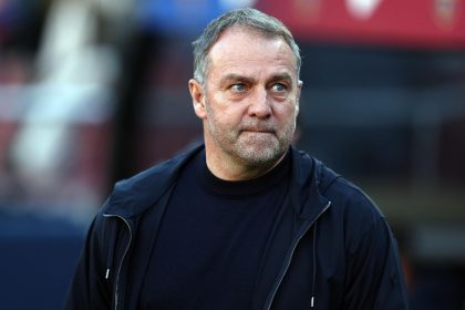 عقب صفعة أتلتيكو.. فليك يفقد أعصابه ويوبخ نجوم برشلونة