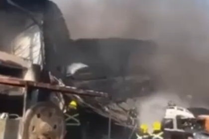 بالفيديو.. اندلاع حريق كبير في الحي الصناعي بالنجف