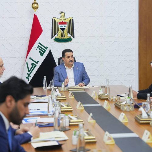 السوداني يوجه بتسهيل إخراج بضائع التجار والمستوردين من الموانئ