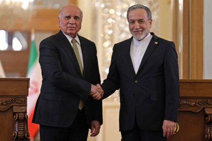 وزير الخارجية يؤكد لنظيره الايراني دعم العراق الكامل للعملية التفاوضية بين طهران وواشنطن