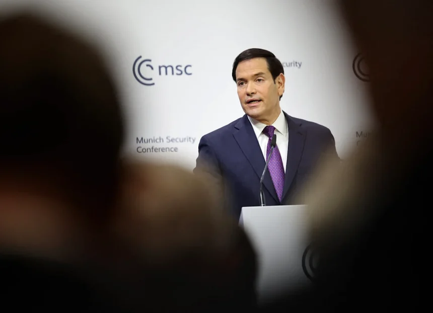 وزير الخارجية الامريكي: الولايات المتحدة لا تعتزم الانسحاب من حلف شمال الأطلسي "ناتو"