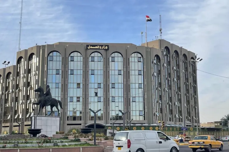 بسبب مقطع فيديو.. العدل: إعفاء مدير سجن العمارة المركزي ومدير قسم الشؤون بسبب تقصيرهما