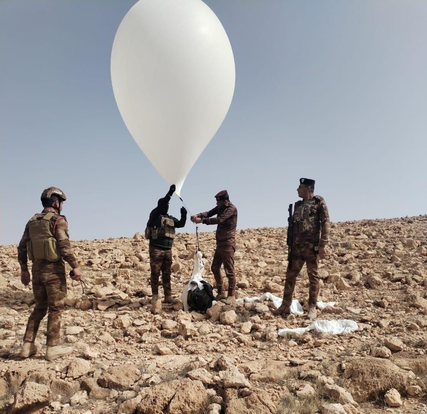 قوات الحدود تُحبط محاولتي تهريب (311) ألف حبّة مخدّرة بواسطة بالونات هوائية غربي الأنبار