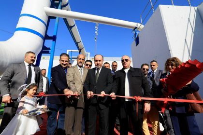 أمين بغداد يفتتح منظومة إزالة الروائح في محطة مجاري الكاظمية