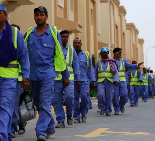 العمل تشدد إجراءات استقدام العمالة الأجنبية وتخصصها بالمهن النادرة بعد تسجيل 47 ألف عامل