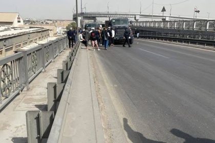 تعطل شاحنة يشل الحركة المرورية في طريق السندباد بين الكرادة والزعفرانية