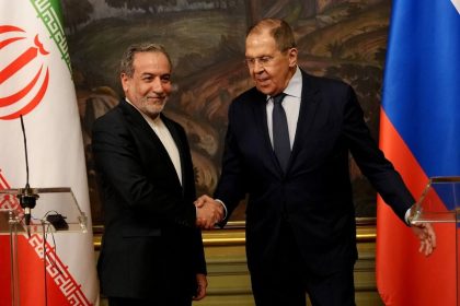 الخارجية الروسية: لافروف يبحث مع عراقجي تطورات برنامج إيران النووي