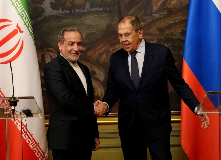 الخارجية الروسية: لافروف يبحث مع عراقجي تطورات برنامج إيران النووي