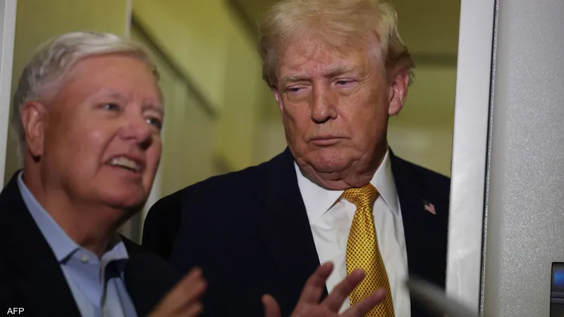 غراهام يحثّ ترامب على عدم تجاهل خيار ضرب إيران