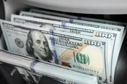 ارتفاع طفيف في اسعار صرف الدولار مع الاغلاق