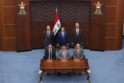العراق يوقّع اتفاقيتي مبادئ مع شيفرون الأمريكية لتطوير حقول نفطية في البصرة وذي قار وصلاح الدين