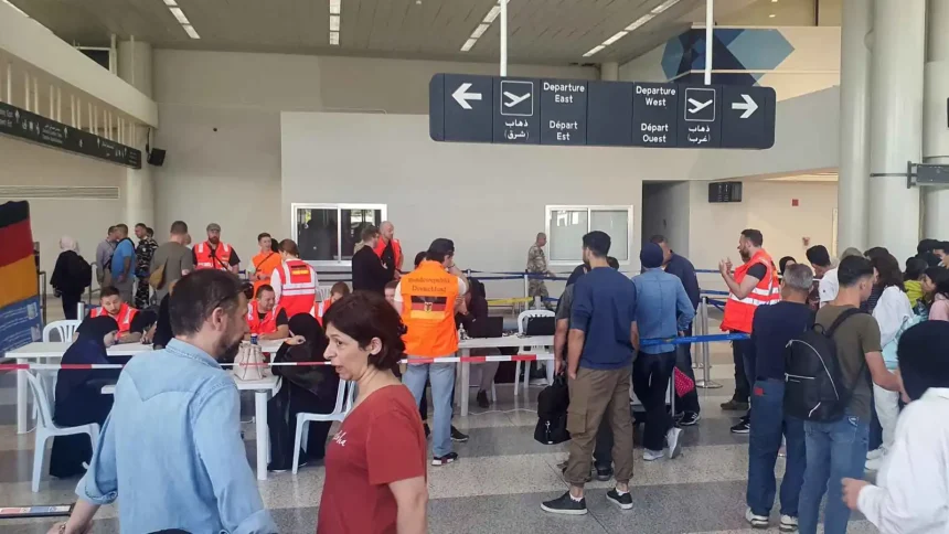 أستراليا توجه بمغادرة عائلات مسؤوليها في لبنان وإسرائيل