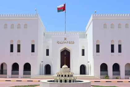 الخارجية العمانية: الوفدان الأمريكي والإيراني أبديا انفتاحاً على الحلول الجديدة بمحادثات جنيف