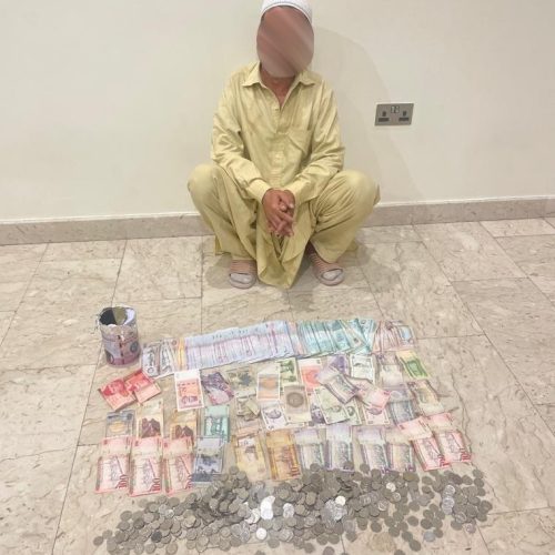 شرطة دبي تضبط متسولاً يمتلك 3 سيارات فارهة وثروة مالية