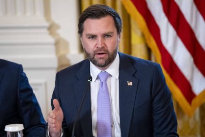 نائب ترامب: لن ندخل في حرب طويلة الأمد بالشرق الأوسط