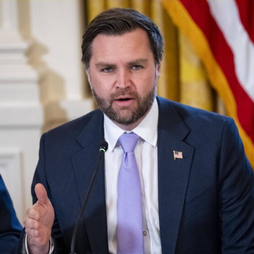 نائب ترامب: لن ندخل في حرب طويلة الأمد بالشرق الأوسط