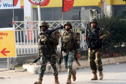 نووي وطائرات.. تعرف على قدرات جيشي باكستان وأفغانستان