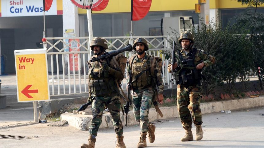 نووي وطائرات.. تعرف على قدرات جيشي باكستان وأفغانستان