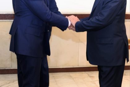 المبعوث الأمريكي توم باراك يلتقي مرشح الإطار التنسيقي لرئاسة الوزراء نوري المالكي