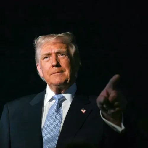 ترامب: بدأنا قبل قليل عمليات قتالية واسعة النطاق في إيران