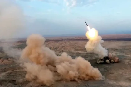 إطلاق رشقة صواريخ باليستية من إيران نحو إسرائيل