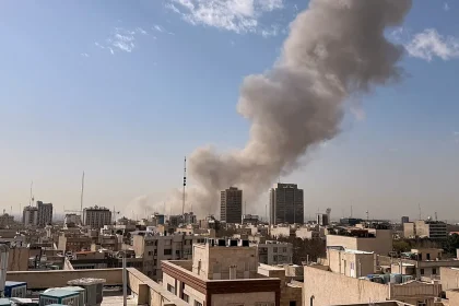 مسؤول عسكري إسرائيلي: استهدفنا 3 مواقع كان يتجمع فيها مسؤولون إيرانيون رفيعو المستوى