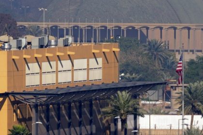 السفارة الامريكية ببغداد تعلن الابقاء على تحذير مواطنيها بعدم السفر إلى العراق لأسباب أمنية
