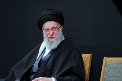 ترامب يعلن اغتيال المرشد الاعلى الايراني علي خامنئي