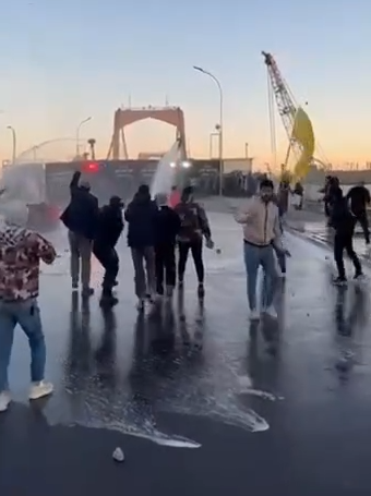 القوات الأمنية تمنع محتجين من التوجه إلى السفارة الأميركية وسط بغداد