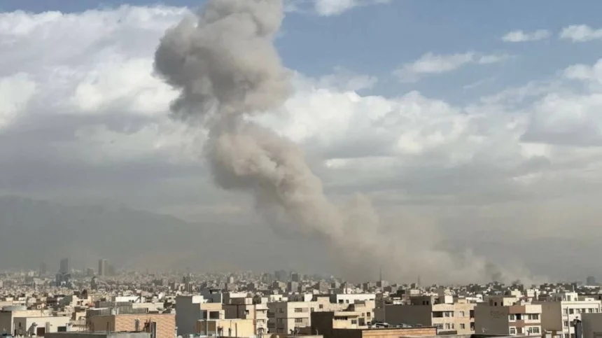 وسائل إعلام إيرانية: دوي انفجارات قوية في عدد من المناطق في طهران