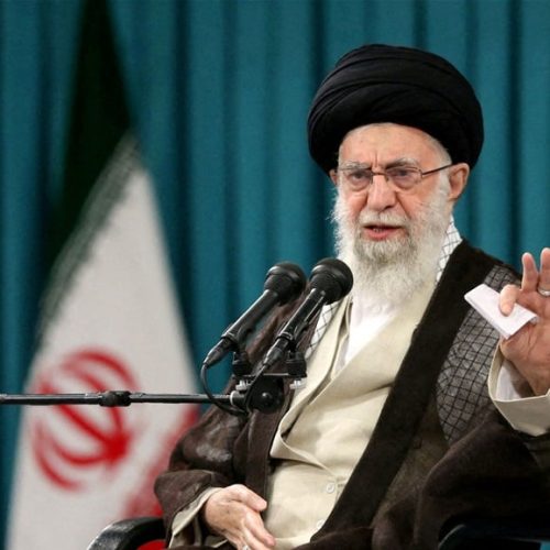 "نيويورك تايمز": CIA راقبت تحركات خامنئي لشهور وكانت على علم بمكان اجتماعه قبل اغتياله