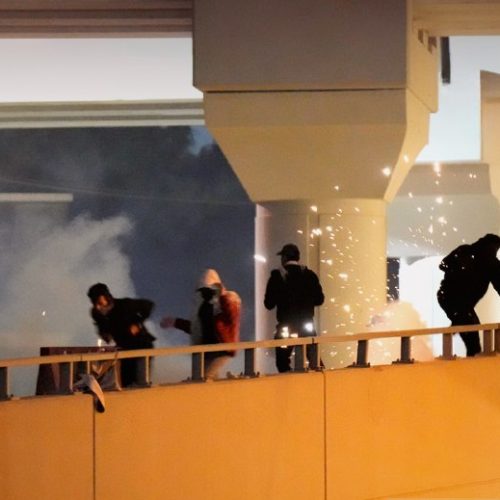 الاعلام الامني: القبض على 3 من المتورطين بإطلاق النار على القوات الامنية قرب الجسر المعلق