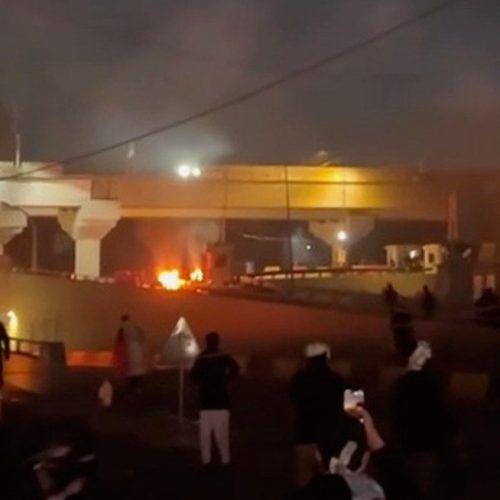 الداخلية: اعتقال 15 متهمًا خلال التظاهرات قرب المنطقة الخضراء وسط بغداد