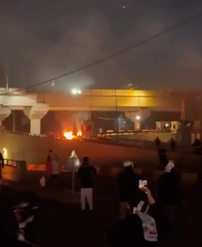 الداخلية: اعتقال 15 متهمًا خلال التظاهرات قرب المنطقة الخضراء وسط بغداد