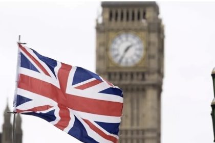 بريطانيا تؤكد استهداف قاعدتها الجوية في قبرص بطائرة مسيرة