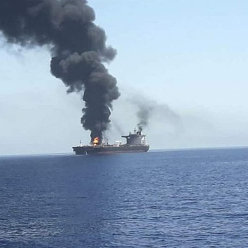 ‌‏سلطنة عمان: وفاة أحد أفراد طاقم ناقلة نفط بعد استهدافها بزورق مسيّر قبالة سواحل مسقط