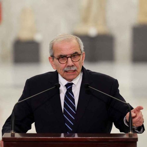 رئيس الحكومة اللبنانية: نعلن حظر أنشطة حزب الله العسكرية وحصر مجال عمله بالشق السياسي